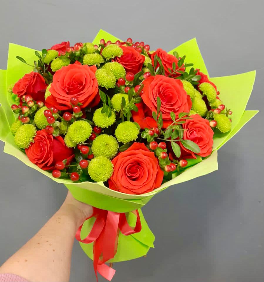 Букет цветов из: Хризантемы и Розы в Ёгле