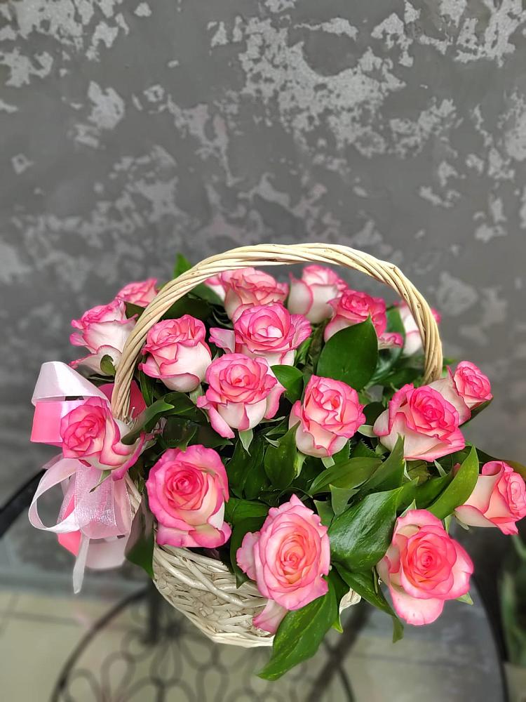 Цветочная композиция из Розы в корзине в Ёгле