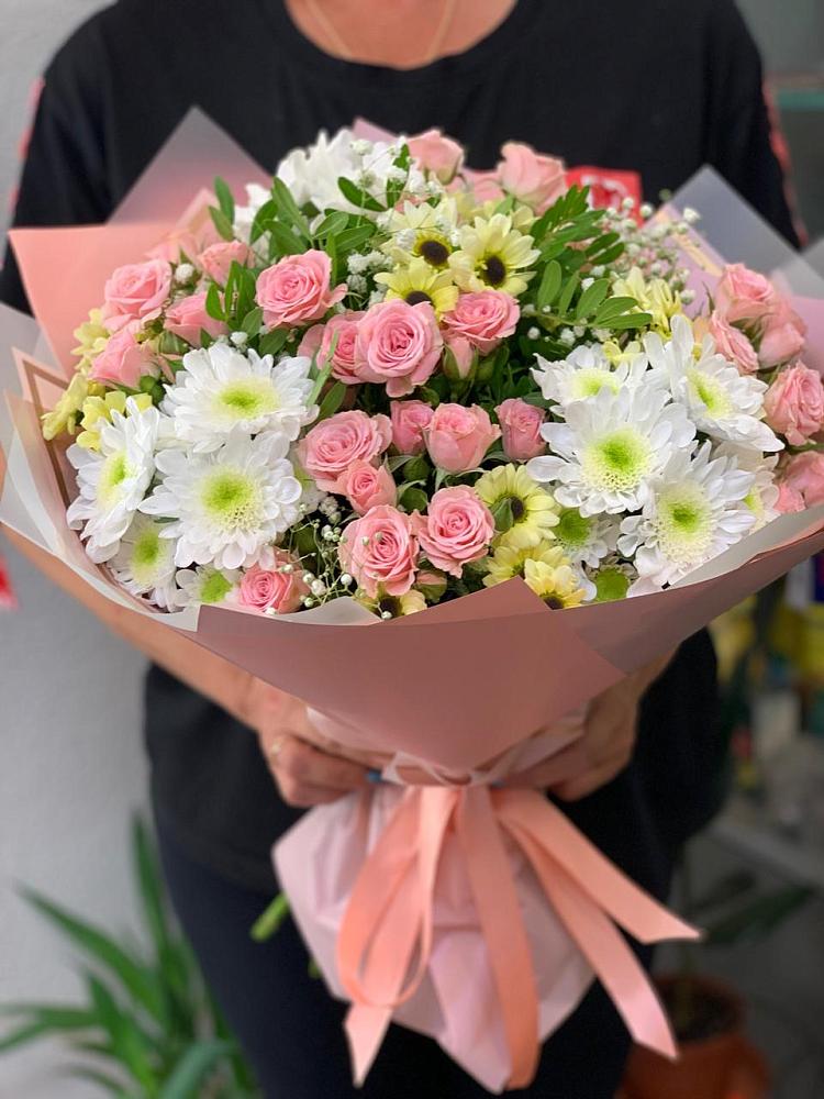 Букет цветов из: Розы и Хризантемы в Ёгле