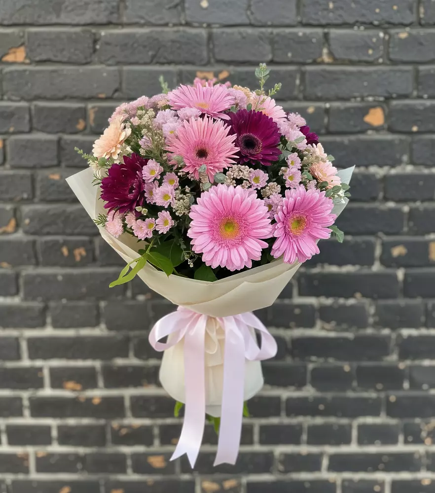 Букет цветов из: Герберы и Хризантемы в Ёгле