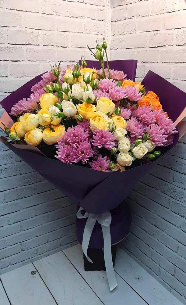 Букет цветов из: Хризантемы и Розы в Ёгле