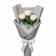 Букет 3 белые розы в Ёгле