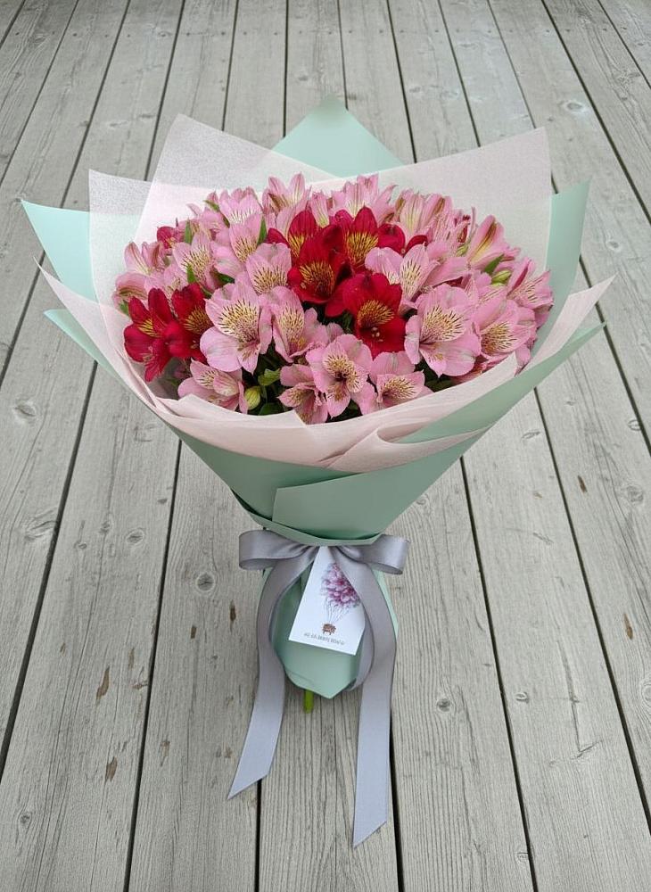 Букет цветов из: Альстромерии в Ёгле