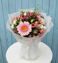 Букет цветов из:  Герберы, Альстромерии и Лизиантусы в Ёгле