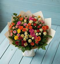 Букет Микс из разноцветных кустовых роз в Ёгле