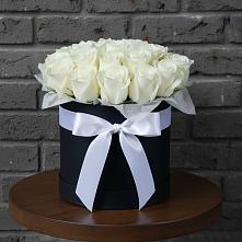 Цветочная композиция из Розы в шляпной коробке в Ёгле